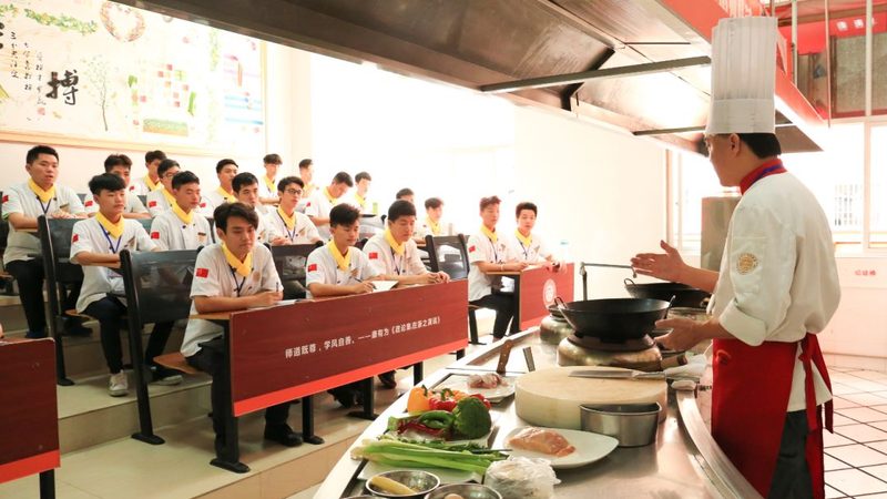 食品代加工OEM定制：揭秘定制流程与关键要点